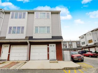 61 Avon Ln, Staten Island, NY 10314