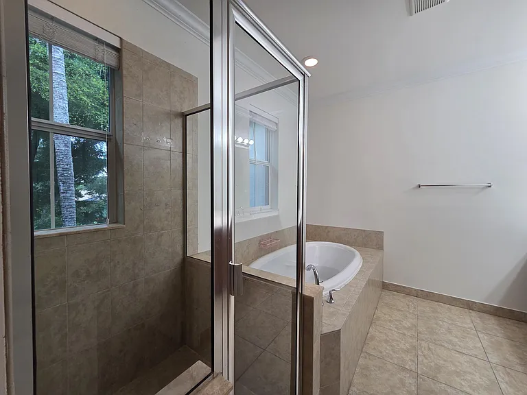 4507 Mediterranean Cir — Photo 14