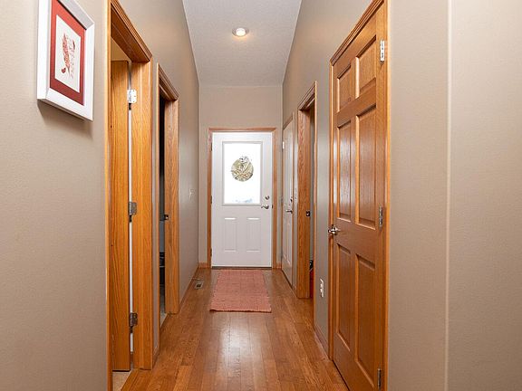 2nd image of 1303 Rosewood Trl #32