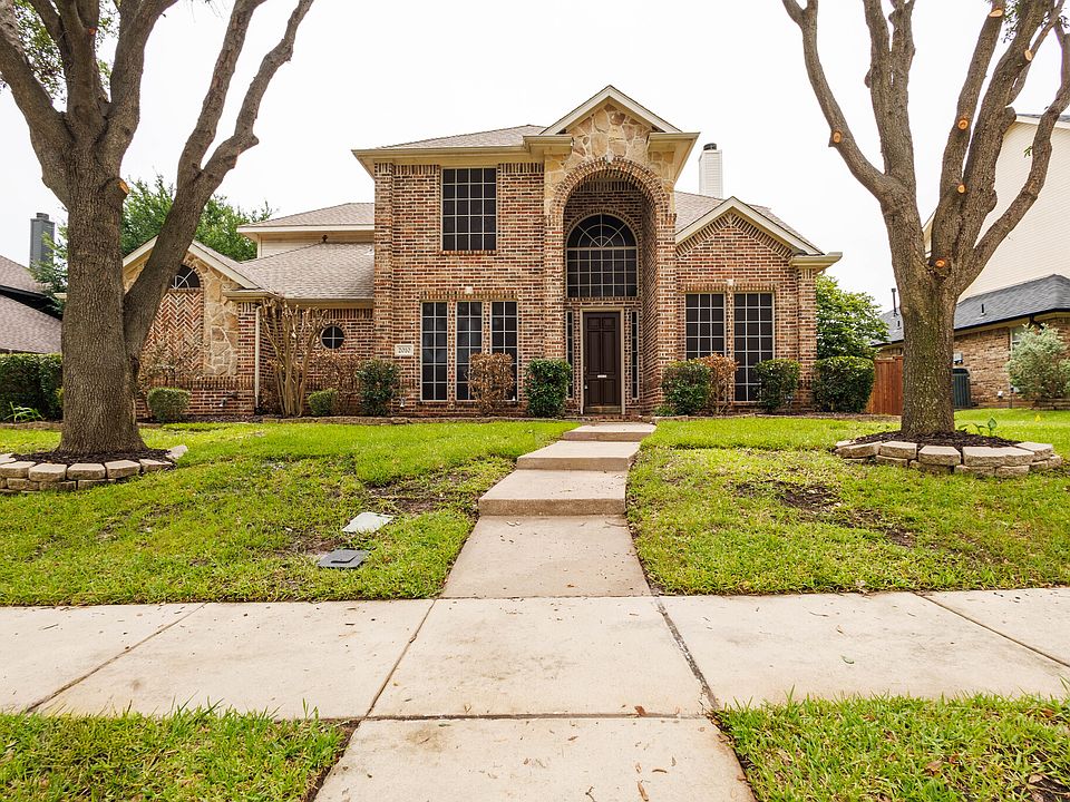 1st image of 2010 Vista Dr