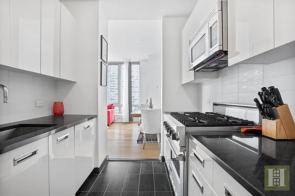 Sold by Halstead Real Estate | media 5