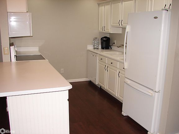 5th image of 1805 E Ravenwood Ln