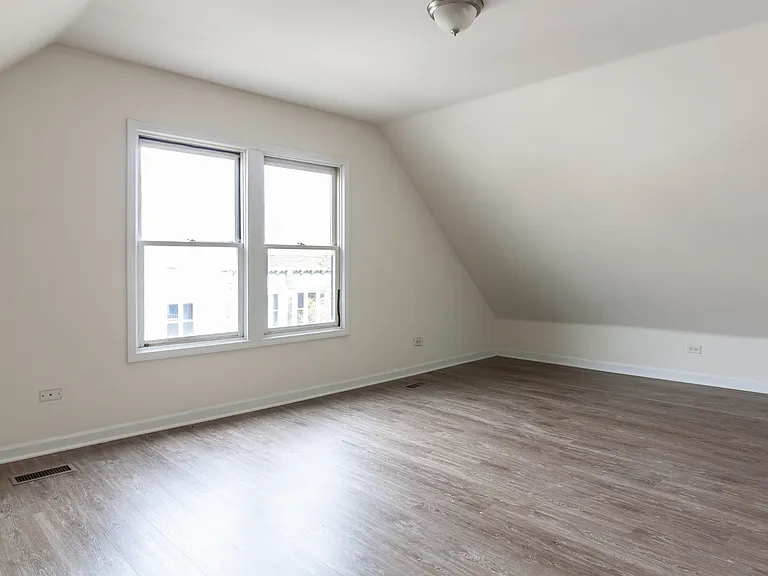 2338 N Milwaukee Ave #2F — Photo 7