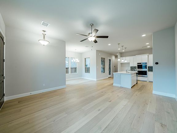 3rd image of 7613 Regal Ln