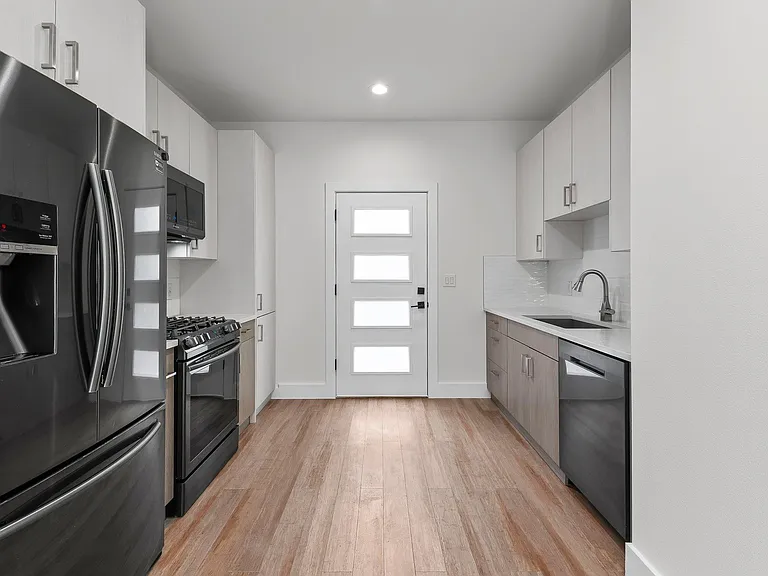 1193 E M Franklin Ave #1 — Photo 8
