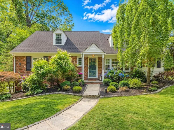 661 Old Eagle School Rd, Wayne, PA 19087
