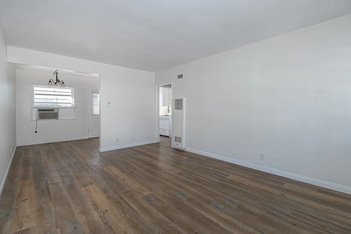 Living Space - 401 N Kenneth Rd #F