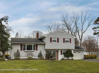 41 Sherwood Rd, Red Bank, NJ 07701