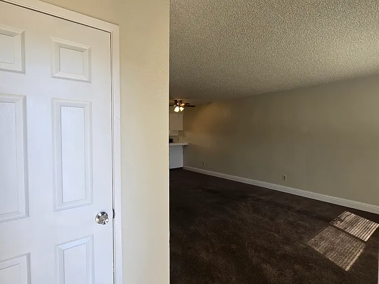 1414 W Clinton Ave #104 — Photo 1