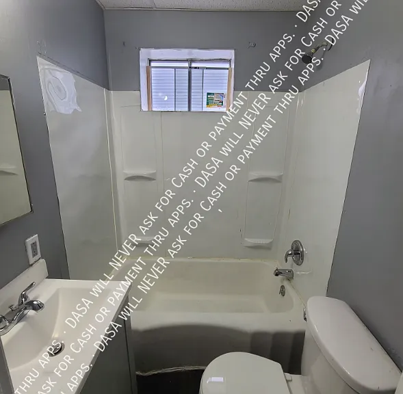 27 Locust St #LOWER — Photo 8