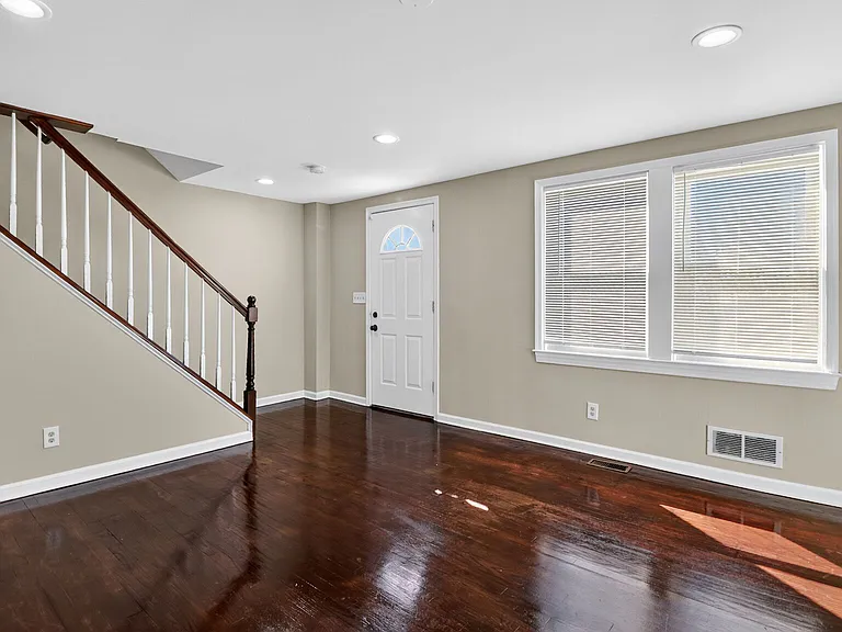 3814 Erdman Ave — Photo 3
