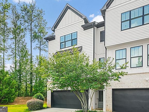 5th image of 1490 Addison Pl
