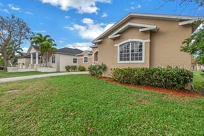 4 bed, 3.0 bath, 2628 sqft, $4,200 — Photo 3