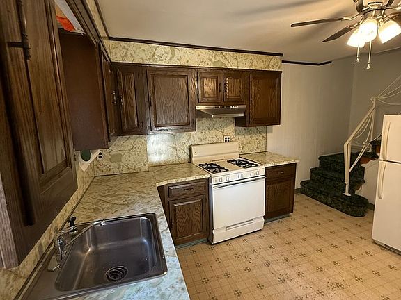 5th image of 2107 Margaret St