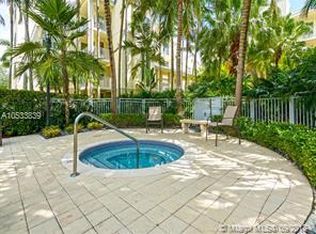 7582 SW 102nd St #102, Pinecrest, FL 33156