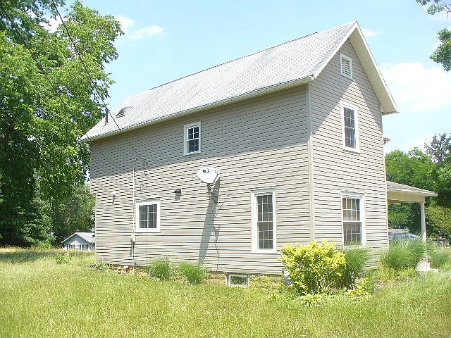 2nd image of 82 Cherry St