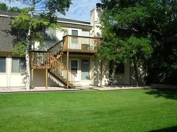 3 blocks from CSU & City Park, common area lawn in front of condo