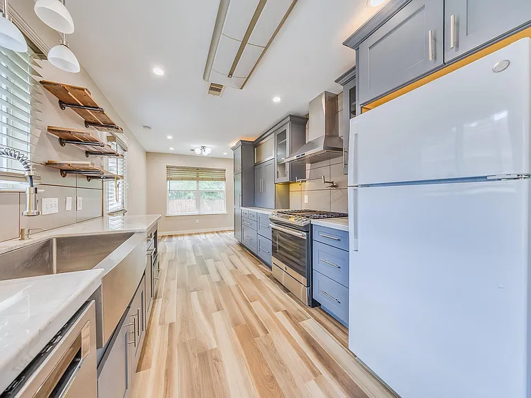 2515 Cypress Island Dr — Photo 27