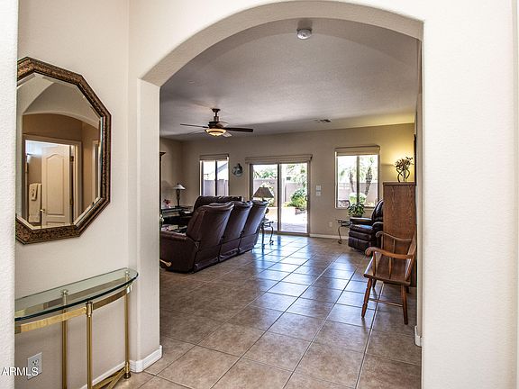 4th image of 3007 E PALM BEACH Drive