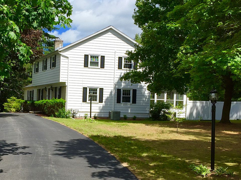 2nd image of 10 Arbor View Dr
