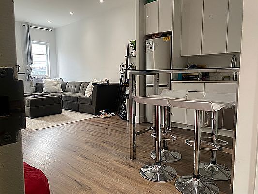 4th image of 1450 Myrtle Ave APT 3