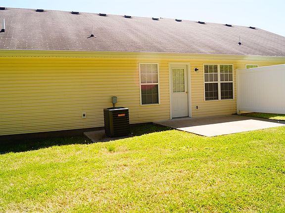 3rd image of 744 Dellwood Dr