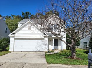 5925 Hidden Meadow Ln, Charlotte, NC 28269