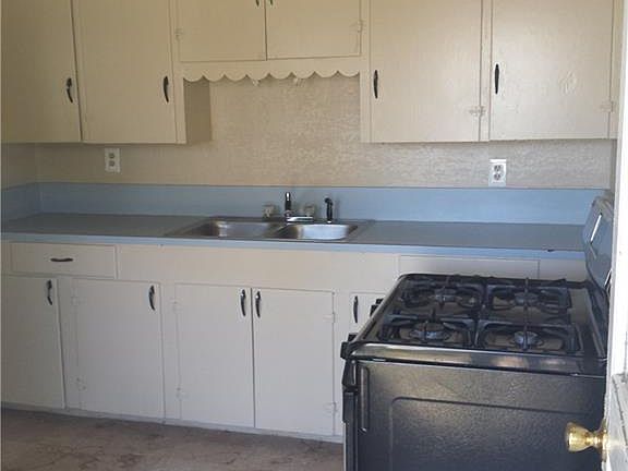 3rd image of 219 Tutt Ave #A
