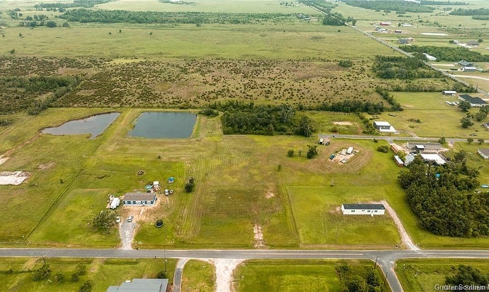 2nd image of 131 Michael Ln