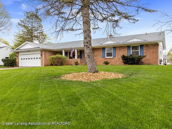3rd image of 4323 Shady Hill Ln