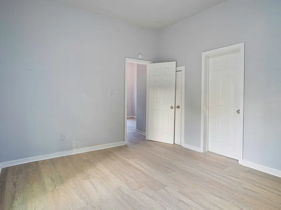 318 Vine St