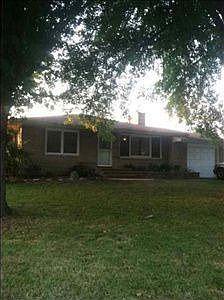 1st image of 650 E 70th Pl
