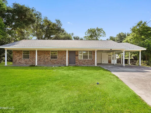 2512 Middlecoff Dr, Gulfport, MS 39507