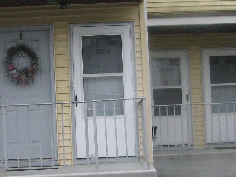 Private Screened Entry