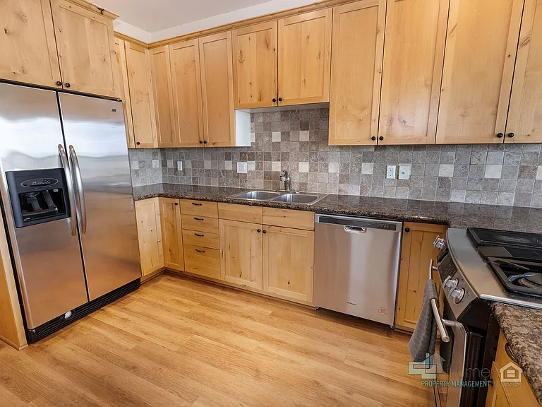 224 N Holladay Dr #201 — Photo 50