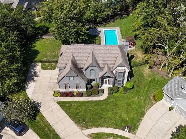 9410 W 141st St, Overland Park, KS 66221