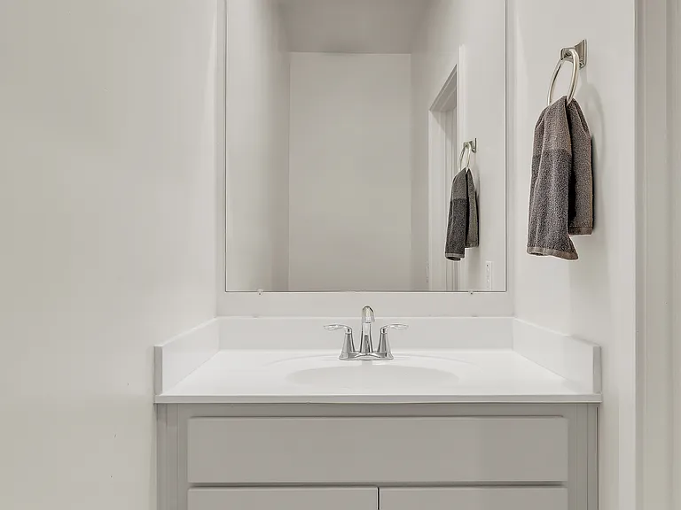 2272 W Harmont Dr — Photo 11
