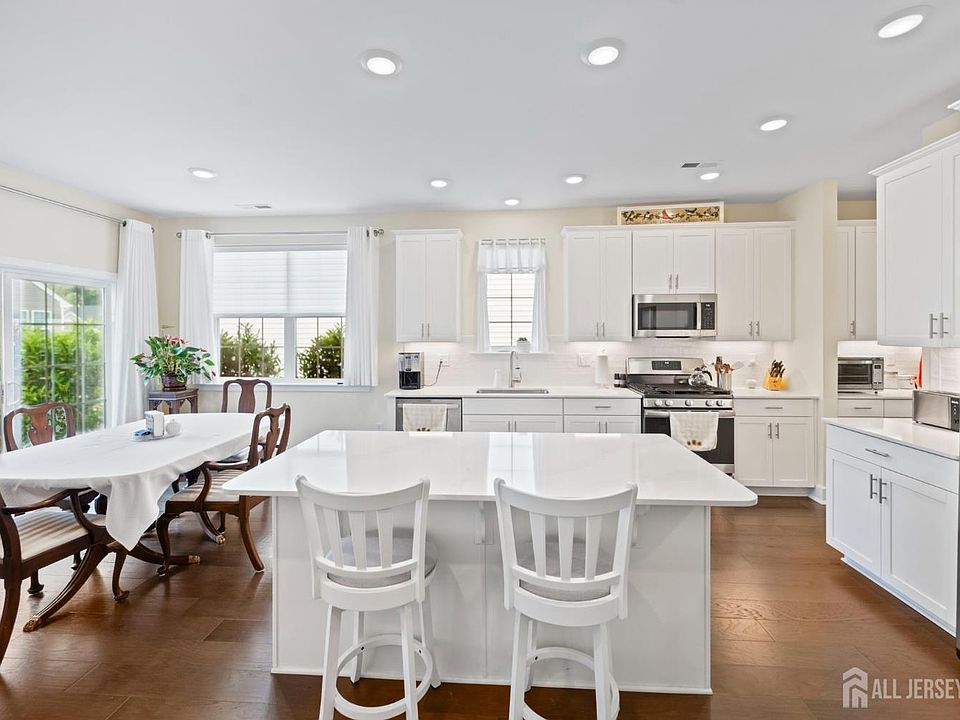 1st image of 38 Keeneland Rd