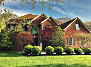 24 Gemini Ln, Manalapan, NJ 07726