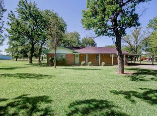 10902 N P St, La Porte, TX 77571