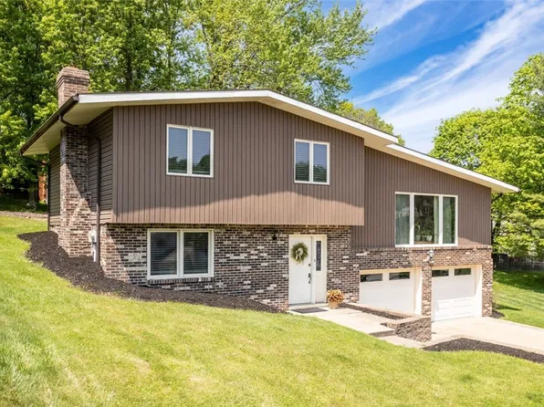 429 Deer Park Dr W, Clairton, PA 15025