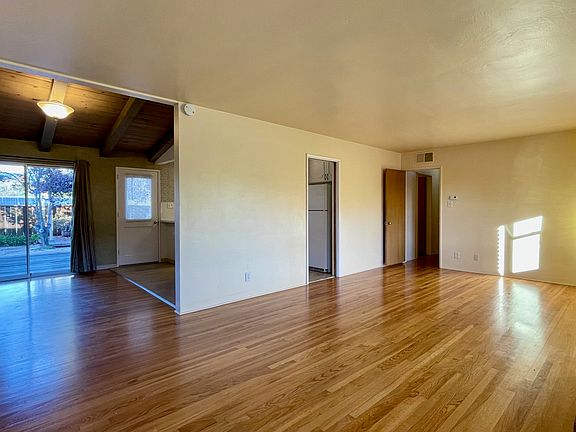 5th image of 276 Daly Ave