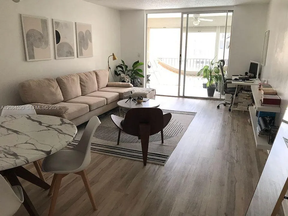620 NE 12th Ave #504