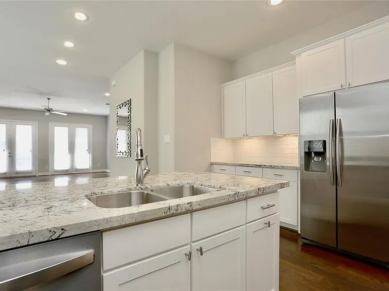 1227 W 19th St #A — Photo 9