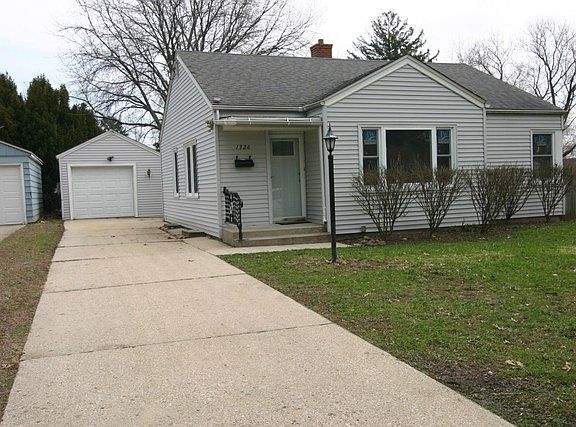 2nd image of 1326 31st St