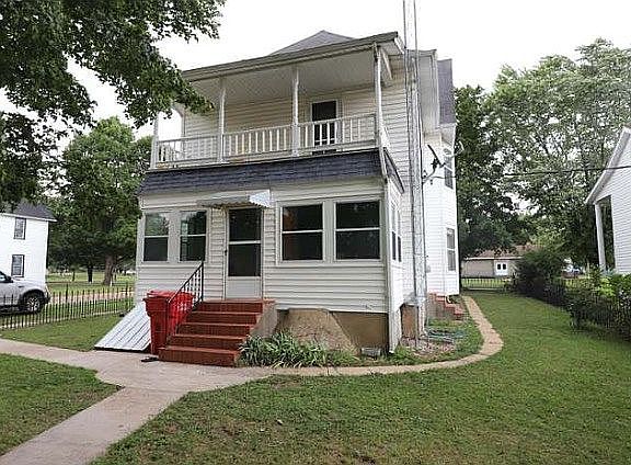 Back steps w/ balcony above