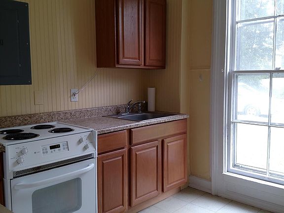5th image of 143 N Broad St