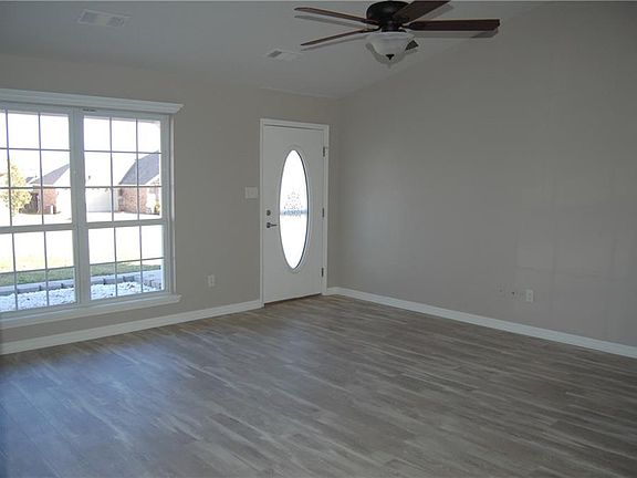 3rd image of 2507 Dava St