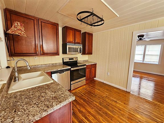 2nd image of 37207 Cypress Ln