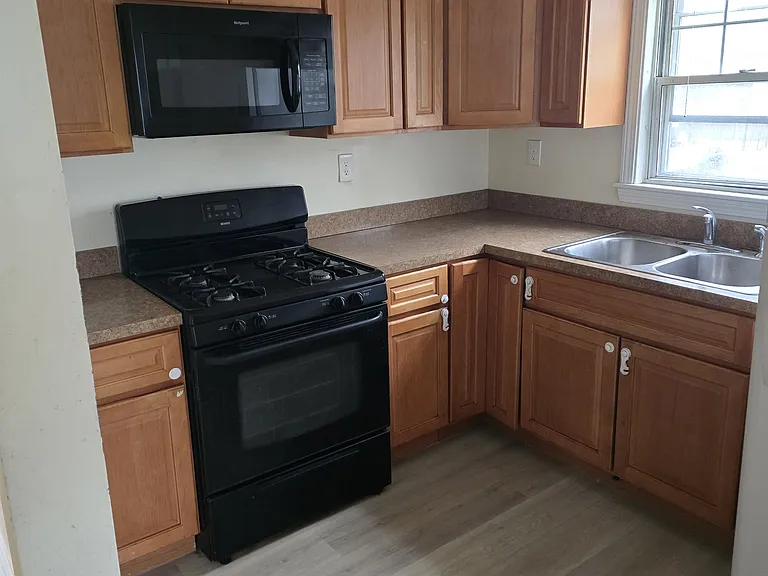 155 Glenwood Ave #2 — Photo 5